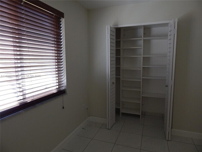 Building Photo - 11530 SW 92nd St