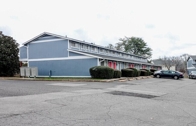 Building Photo - Newly Updated Townhouse for Rent