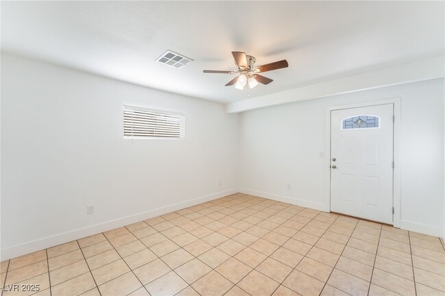 Building Photo - 1416 Cholla Way