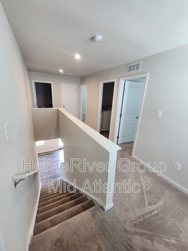 Building Photo - 203 Bowline Dr