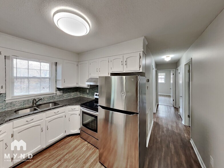 Building Photo - 400 Woodstream Dr