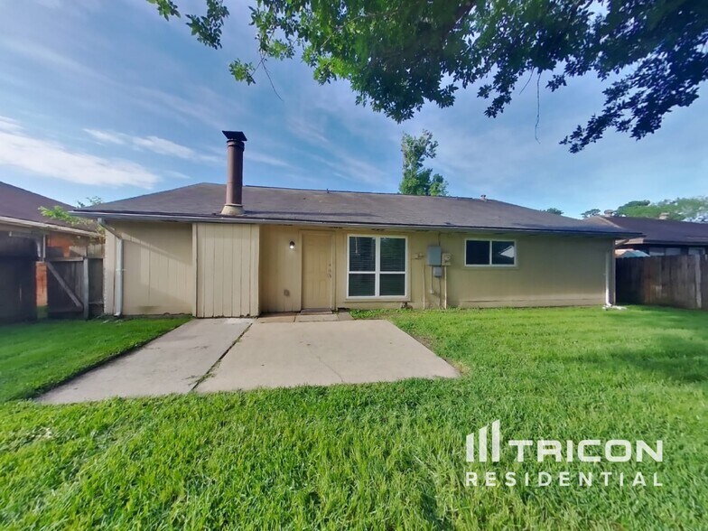 Building Photo - 8218 Tattershall Cir