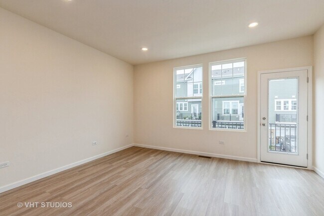 Building Photo - 155 Yorktown Ct