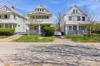 Building Photo - 2935 E 121st St