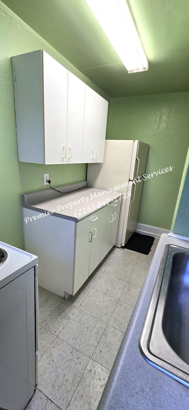 Building Photo - 404 Center Ave