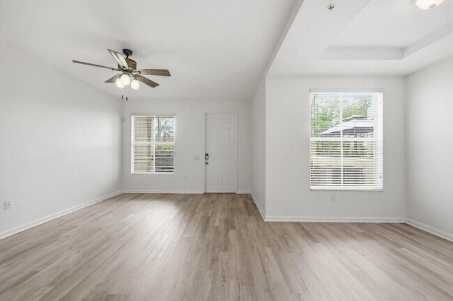 Building Photo - 4501 Mimosa Terrace