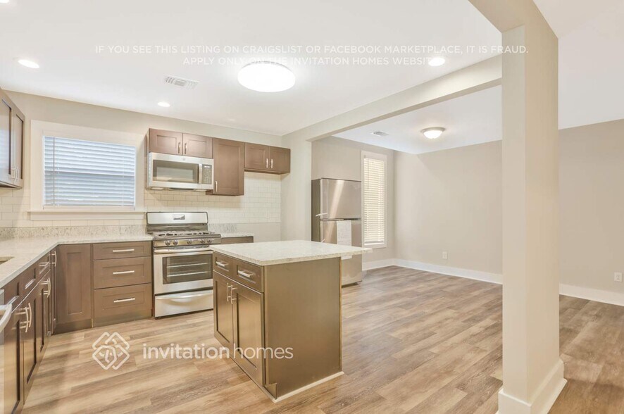 Building Photo - 4648 N Landing Dr