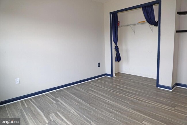 Building Photo - 307 Dinali Dr