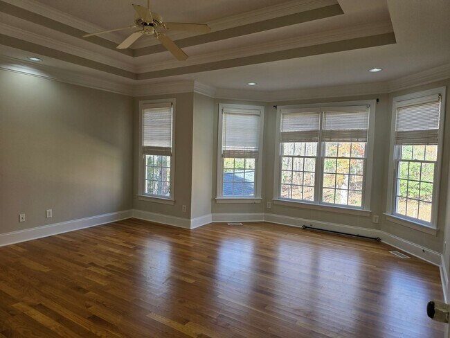 Building Photo - 3653 Pleasants Ridge Dr