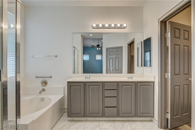 Building Photo - 2104 LeatherBridge Ct