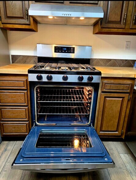 Building Photo - 601 Buttonwood Ln