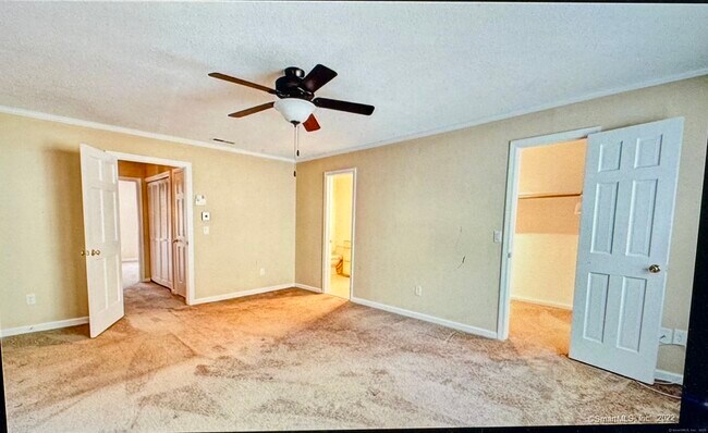 Building Photo - 136 Tunxis Vlg