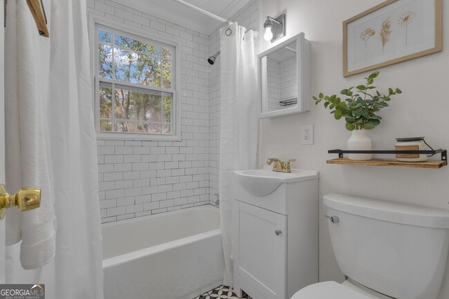 Building Photo - 9 Meridian Dr