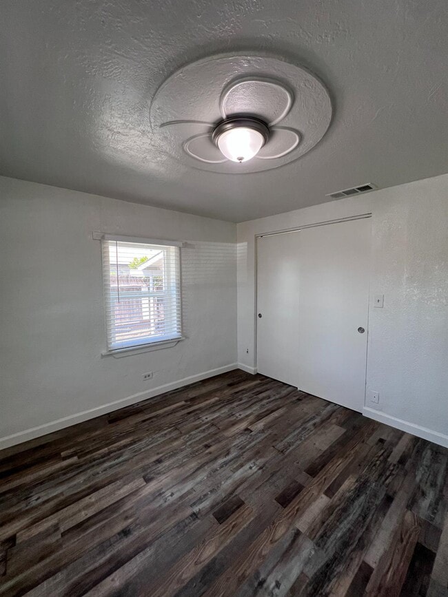 Building Photo - 230 W Pinedale Ave