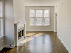 Building Photo - 3852 N Southport Ave