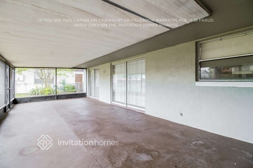 Building Photo - 1542 Canterbury Cir