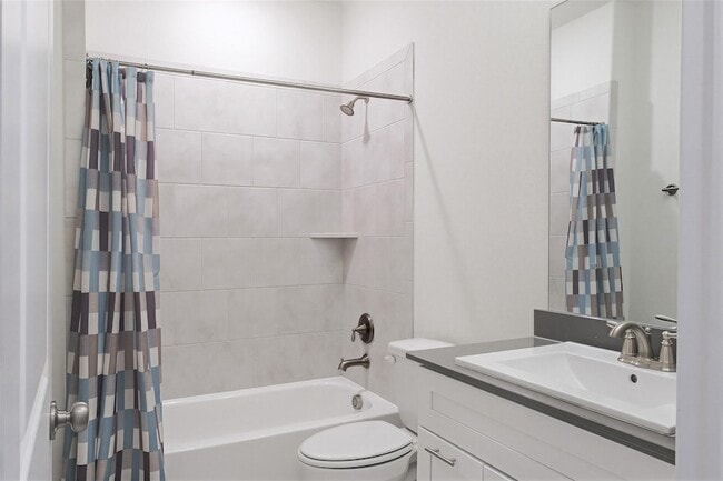 Building Photo - 601 Cherry Tree Ln