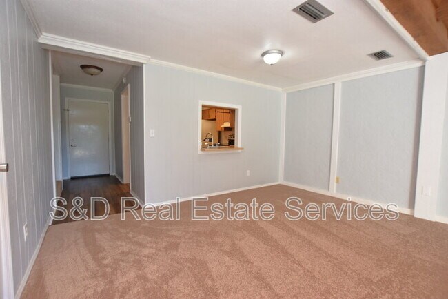 Building Photo - 2251 9th St SE