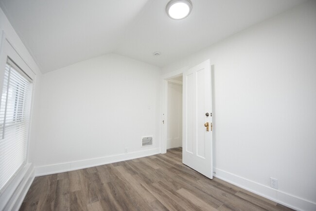 Building Photo - 1937 Washington Ave