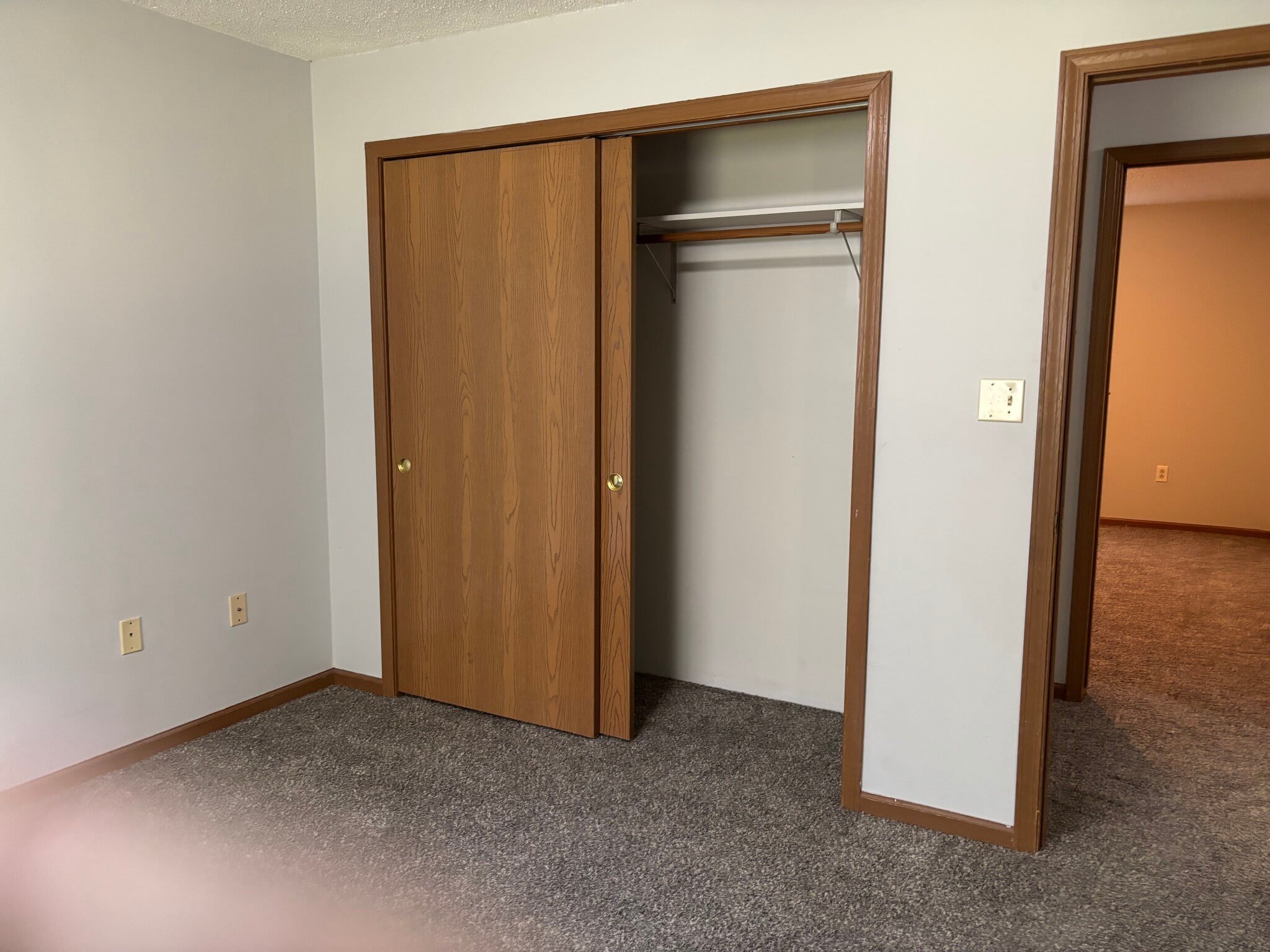 Building Photo - 4937 N River Rd