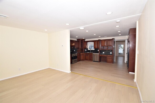Building Photo - 37 Amby Ave