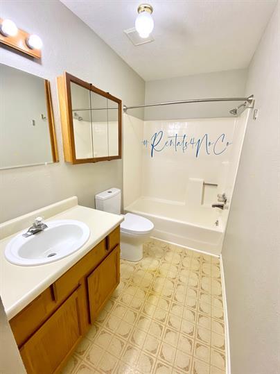 Building Photo - 520 4th St