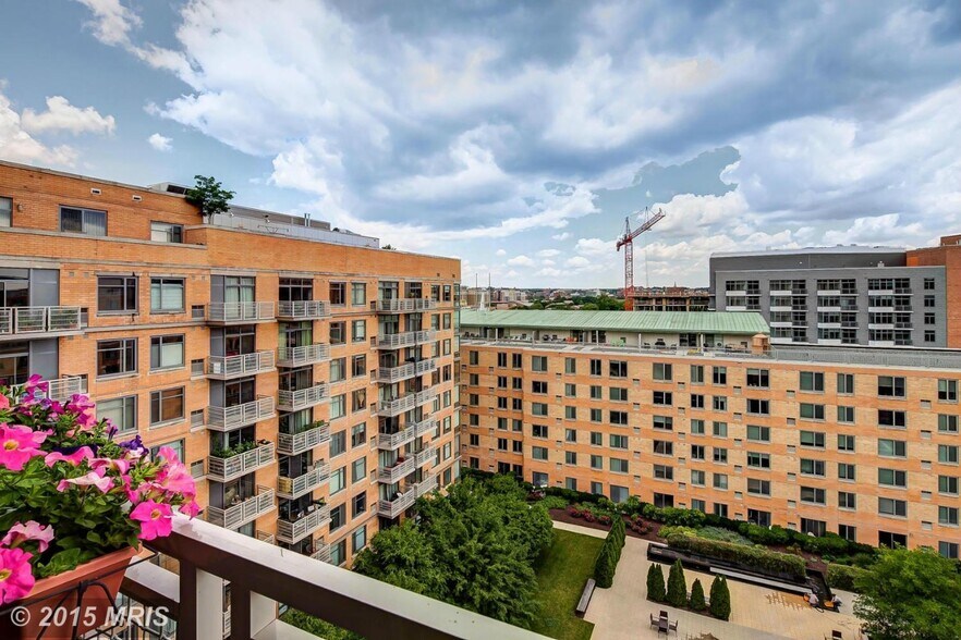 Building Photo - 475 K St NW