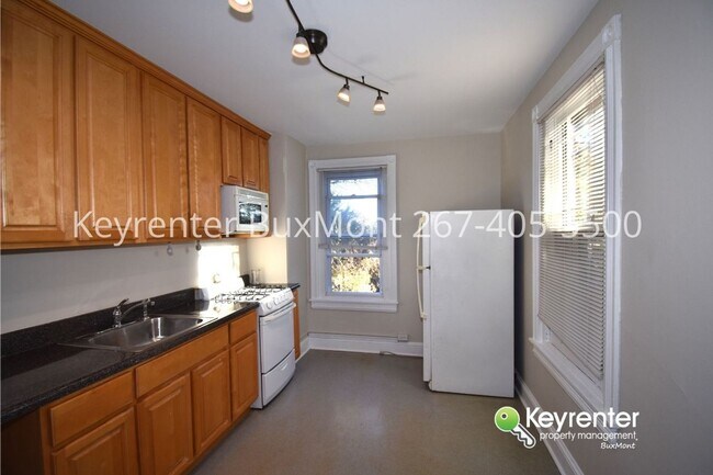 Building Photo - 808 E Willow Grove Ave