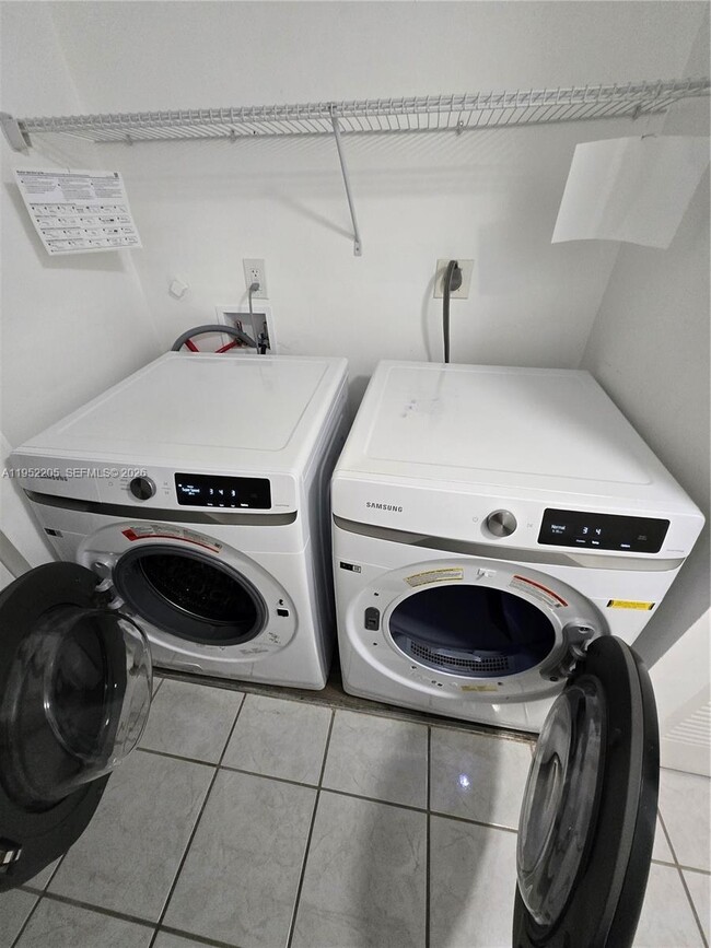 Building Photo - 12219 SW 14th Ln