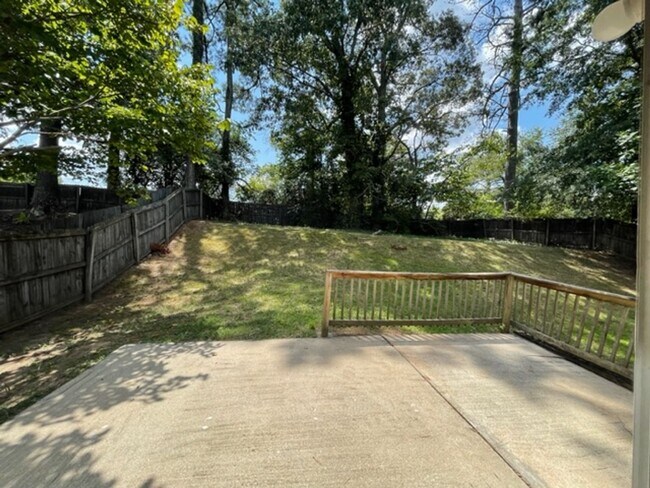 Building Photo - 2110 Lown Farm Ln