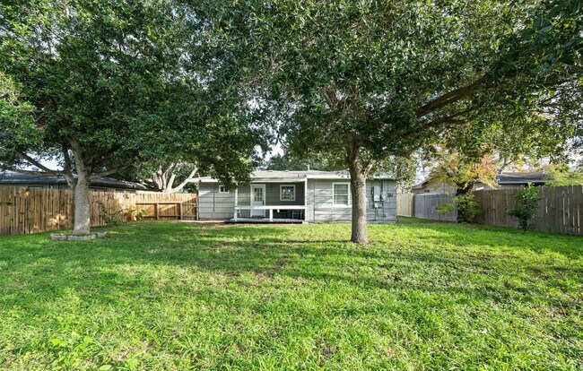 Building Photo - 4717 Edith St