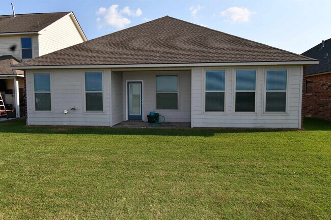 Building Photo - 3147 Baywood Ave