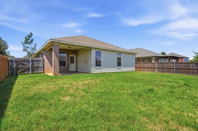Building Photo - 1113 Beaverwood Ln