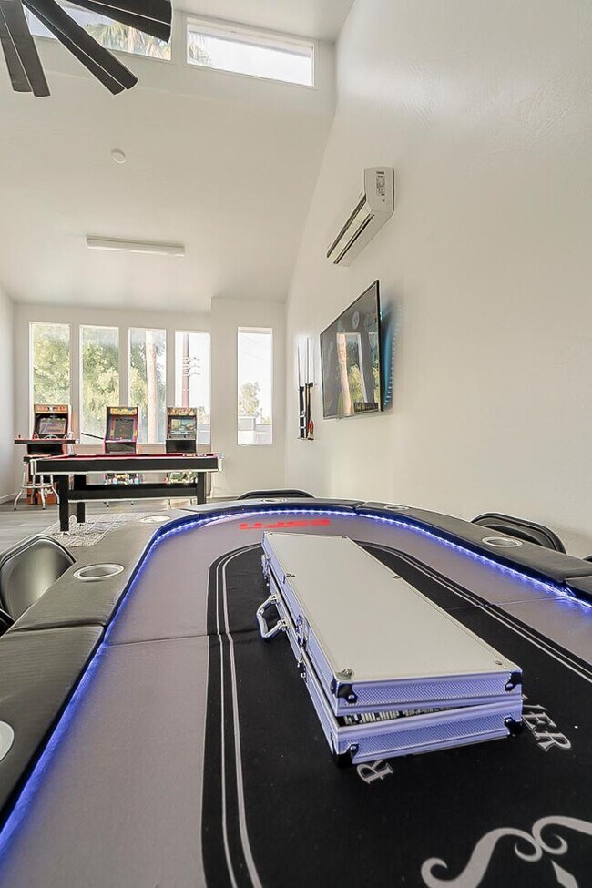 Building Photo - 2534 N 87th Way