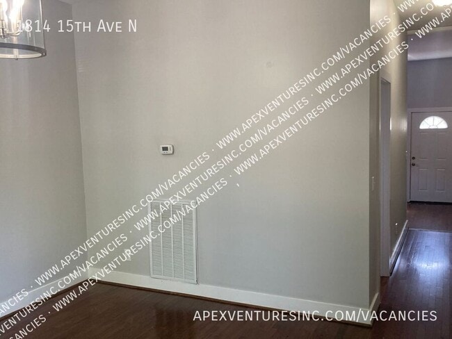 Building Photo - 1814 15th Ave N
