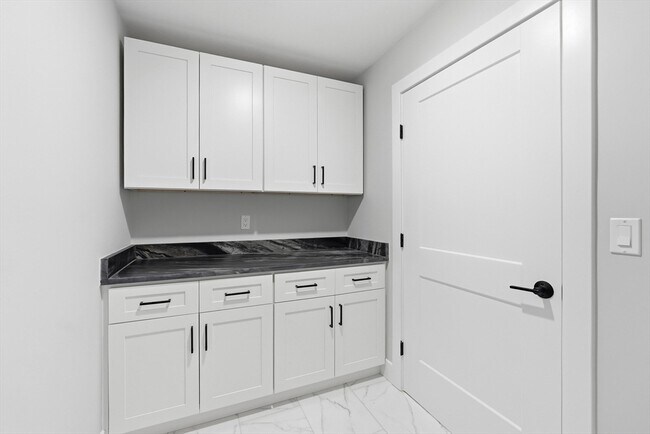 Building Photo - 4 Barrows Rd