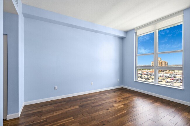 Building Photo - 480 Hibiscus St