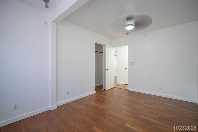 Building Photo - Versatile 3-Bedroom Home with Extended Spa...