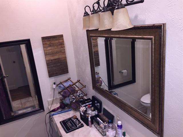 Building Photo - 10440 High Hollows Dr