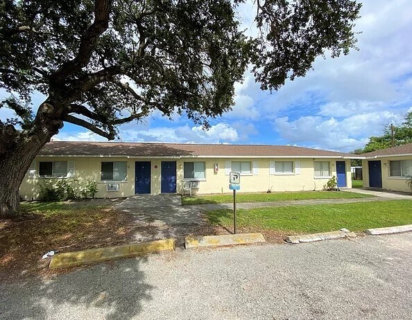 Primary Photo - 1308 36th Ave W