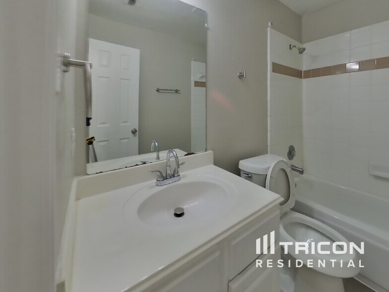Building Photo - 5619 Indian Hill Dr
