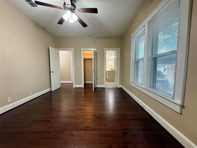 Building Photo - 2126 Mistletoe Ave