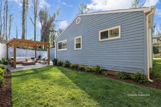 Building Photo - Knoxville 37920 - 3 bedroom 2 bath - call Tiana Winter 865-297-2451