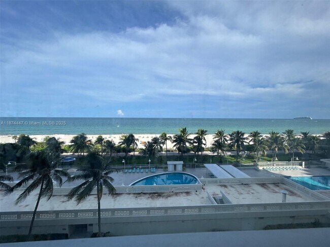 Building Photo - 2899 Collins Ave