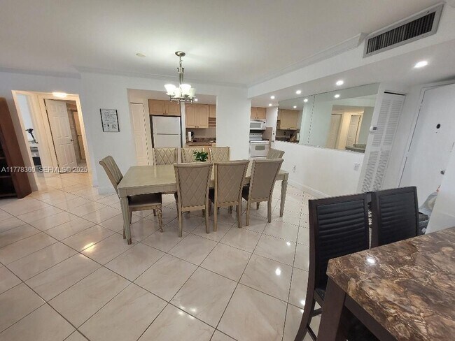 Building Photo - 18081 Biscayne Blvd