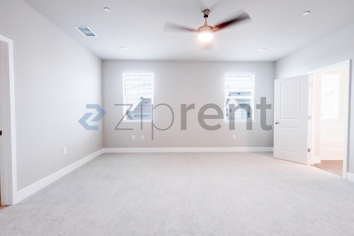 Building Photo - 905 Mirage Ln