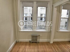 Building Photo - bedroom in Boston MA 02215