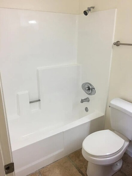 Gest Bathtub - 880 E Fremont Ave