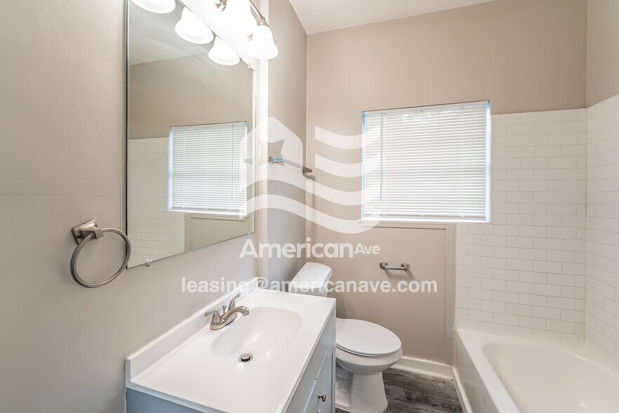 Building Photo - 8109 1st Ave S