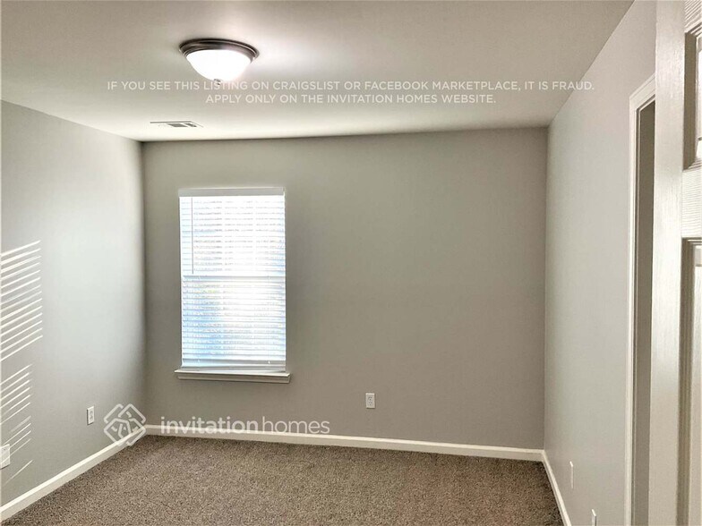 Building Photo - 2530 Mayfair Dr